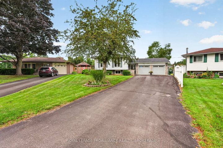 Property Photo: 627 Stanford Street ON K7M 6A2