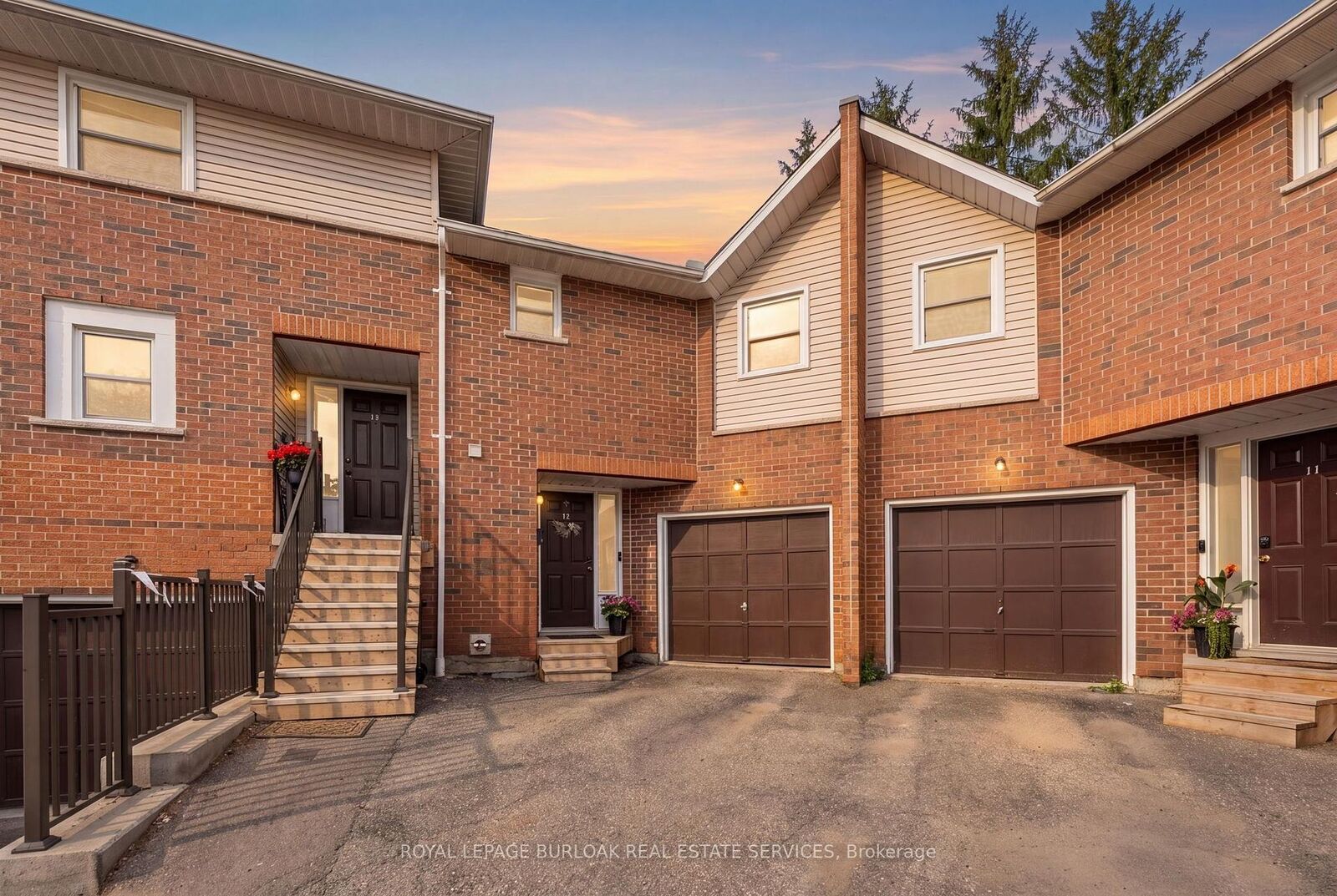 Property Photo:  465 Beechwood Place 12  ON N2T 2N8 