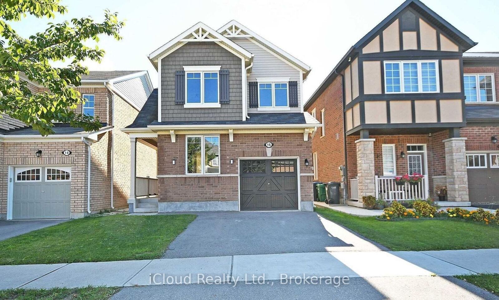 Property Photo:  16 Stedford Crescent Upper  ON L7A 4P5 