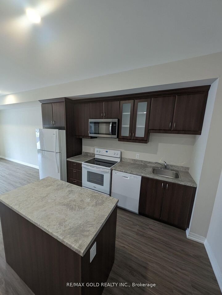 Property Photo:  50 Herrick Avenue 105  ON L2P 2T9 