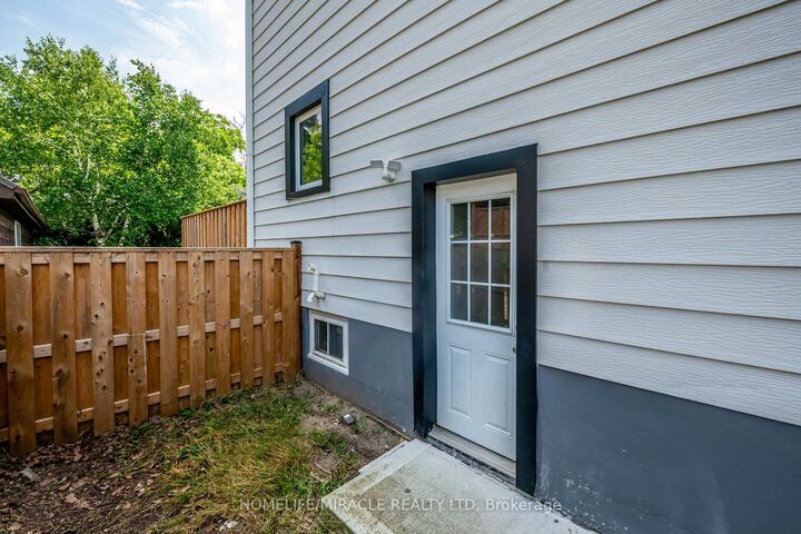 Property Photo:  4428 Homewood Avenue Basement  ON L2E 4X5 