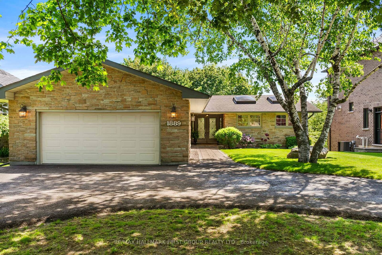 Property Photo: 1889 Appleview Road ON L1V 1T7