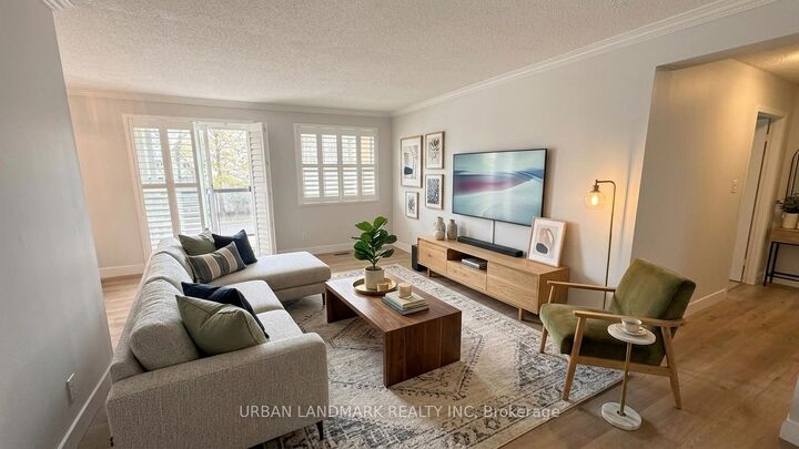 Property Photo:  131 Taunton Road E 201  ON L1G 3T8 