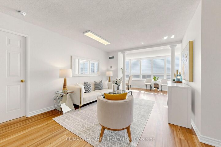 Property Photo:  33 Weldrick Road E 210  ON L4C 8W4 