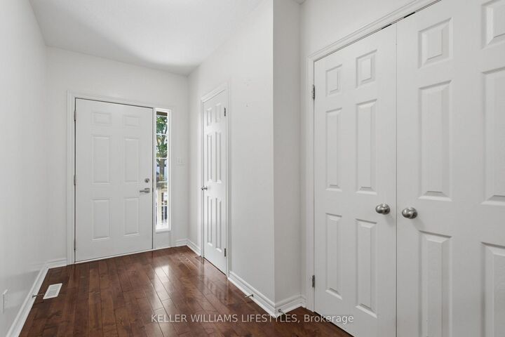 Property Photo: 505 Blue Jay Drive 23 ON N5X 7K7