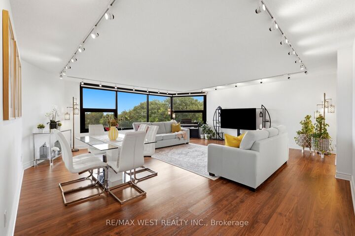 Property Photo: 1300 Bloor Street 504 ON L4Y 3Z2