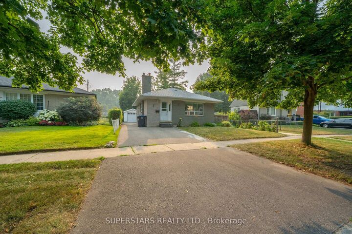 Property Photo: 6 Meadowland Drive ON L6W 2R4