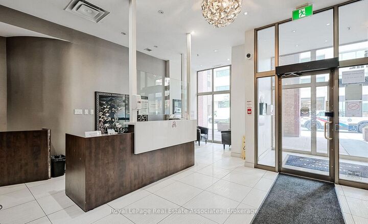 Property Photo: 55 Centre Avenue 1805 ON M5G 1R4