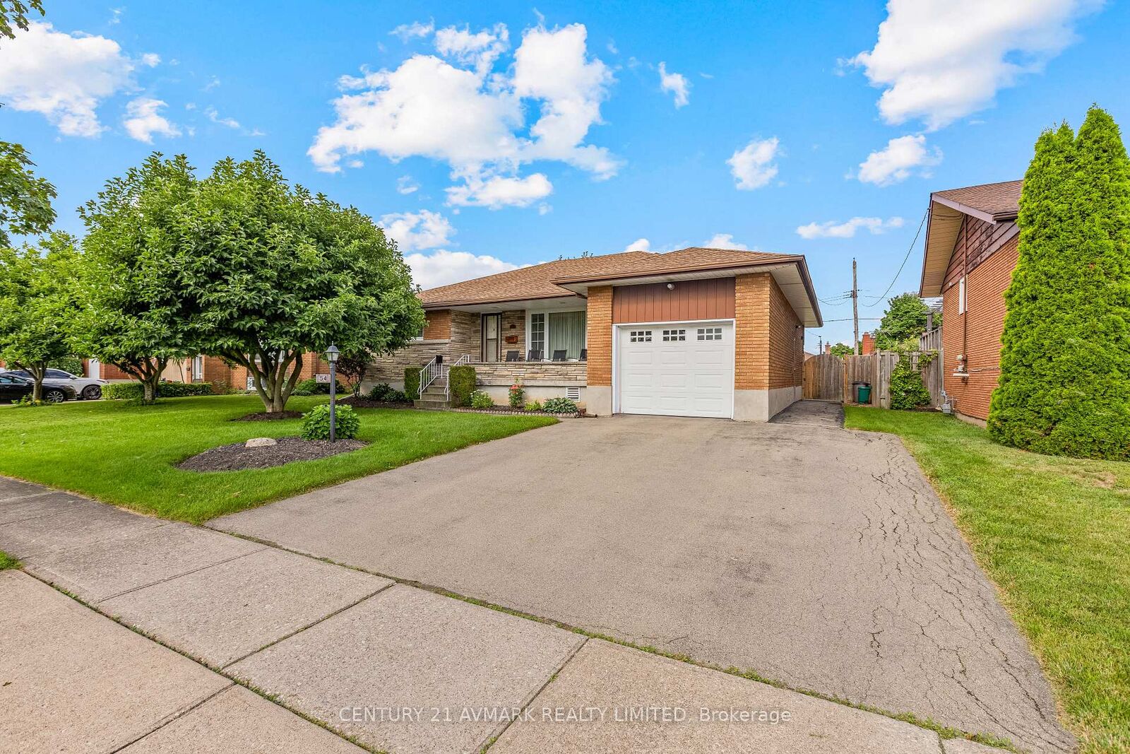 Property Photo:  54 Classic Avenue  ON L3B 1P5 