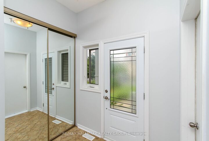 Property Photo: 25 Wildpine Court ON K2S 1C6