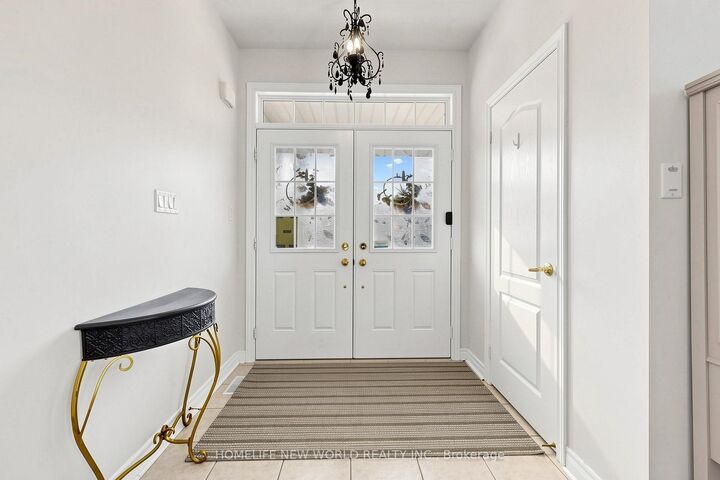 Property Photo: 2 Lucida Court ON L4A 1S1
