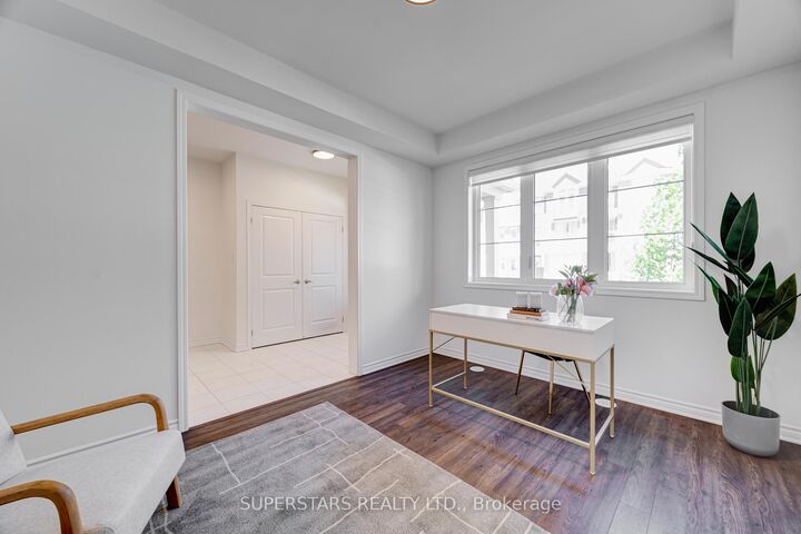 Property Photo: 241 Rustle Woods Avenue ON L6B 1M7