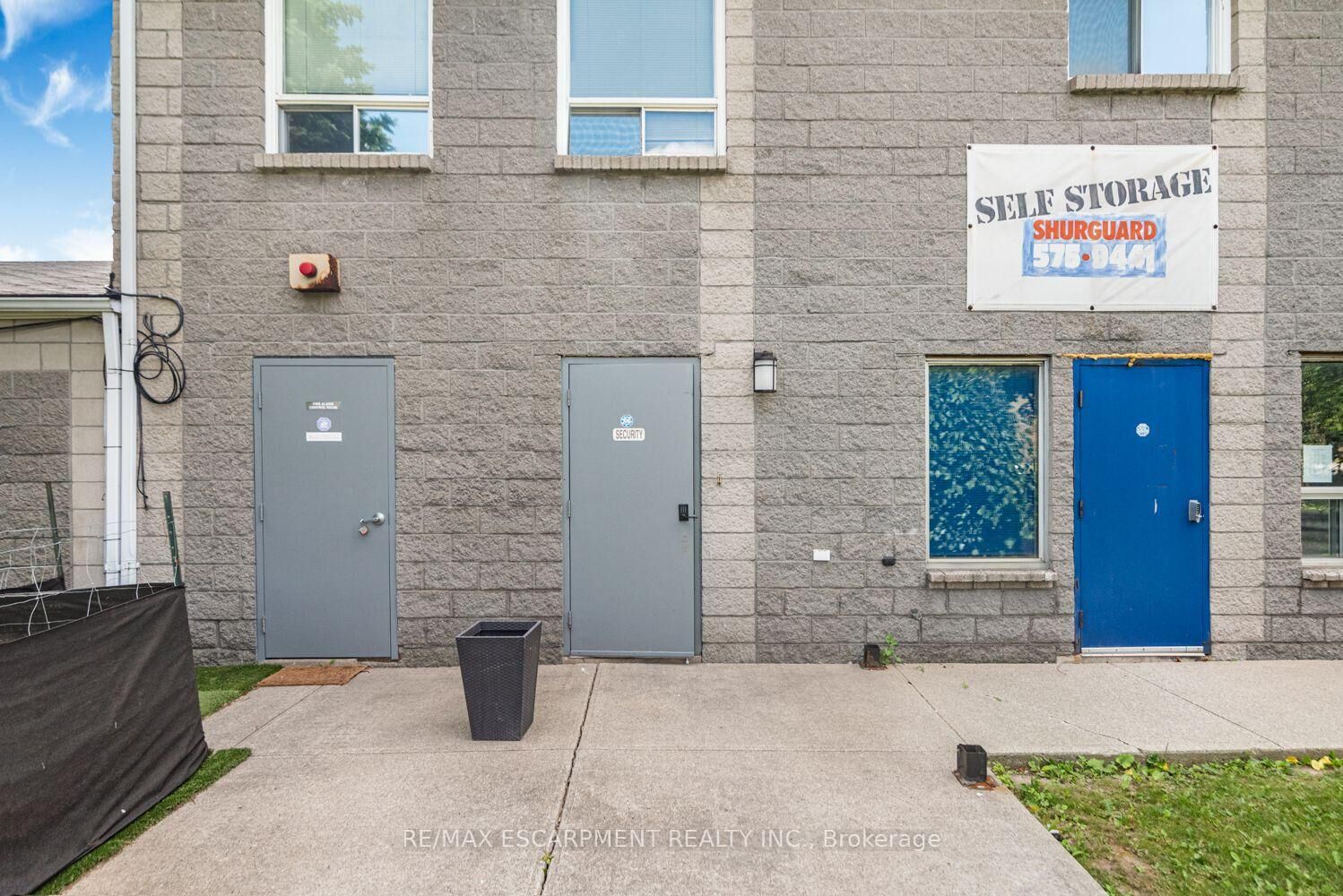 Property Photo:  1290 Stone Church Road E Upper  ON L8W 2C8 