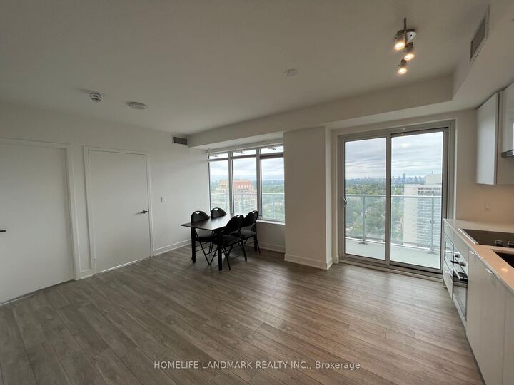 Property Photo:  99 Broadway Avenue 1903  ON M4P 0E3 