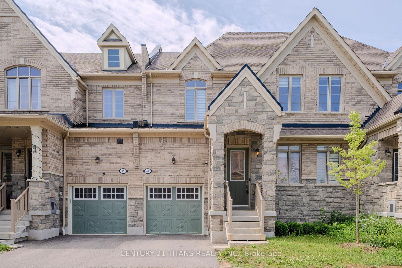 Property Photo: 45 Cachia Lane ON L1T 0P8