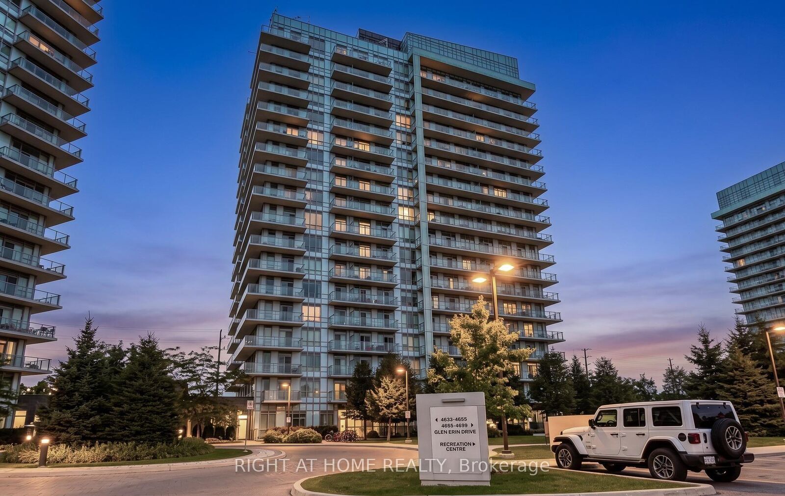 Property Photo:  4655 Glen Erin Drive 1604  ON L5M 0Z1 