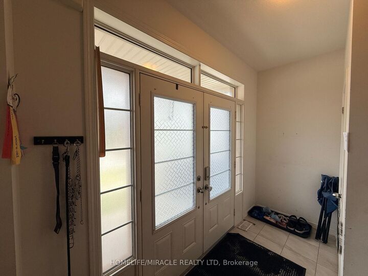 Property Photo: 534 Windfields Farm Drive W ON L1L 0L8