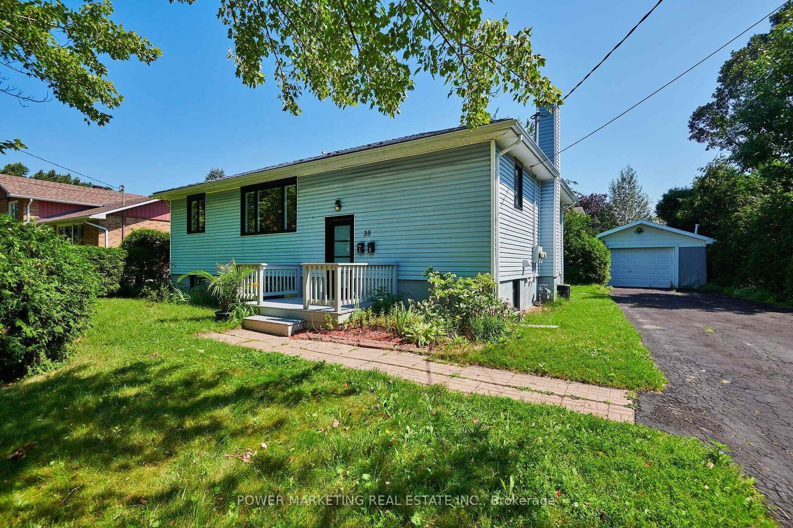 Property Photo: 35 Tauvette Street B ON K1B 3A1
