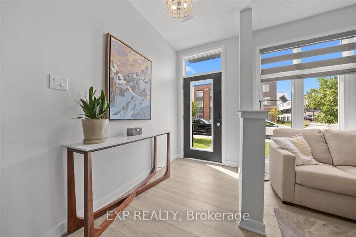 Property Photo:  912 Moses Tennisco Street  ON K1K 4Z8 