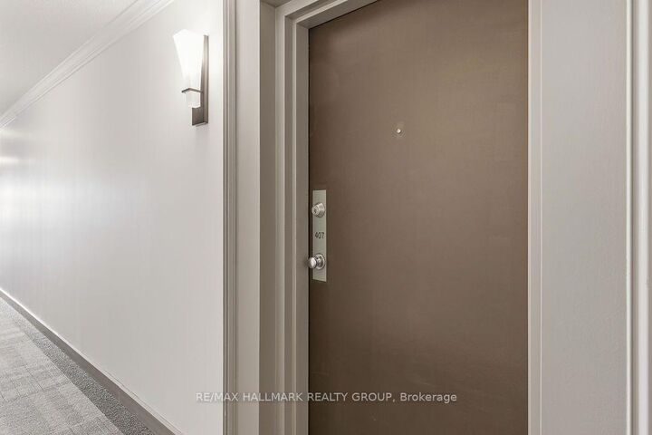 Property Photo: 270 Brittany Drive 407 ON K1K 4M3