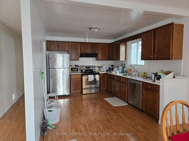 Property Photo:  29 Fleming Road SW  ON K8V 6P7 