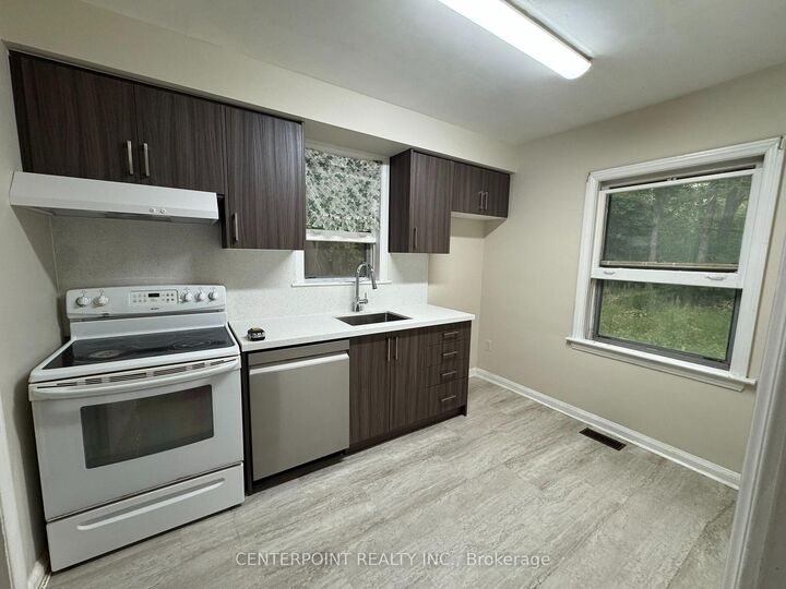 Property Photo:  27 Grantbrook Street  ON M2R 2E6 
