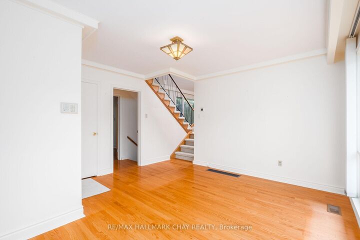Property Photo: 44 Amelia Street ON L4M 1M6