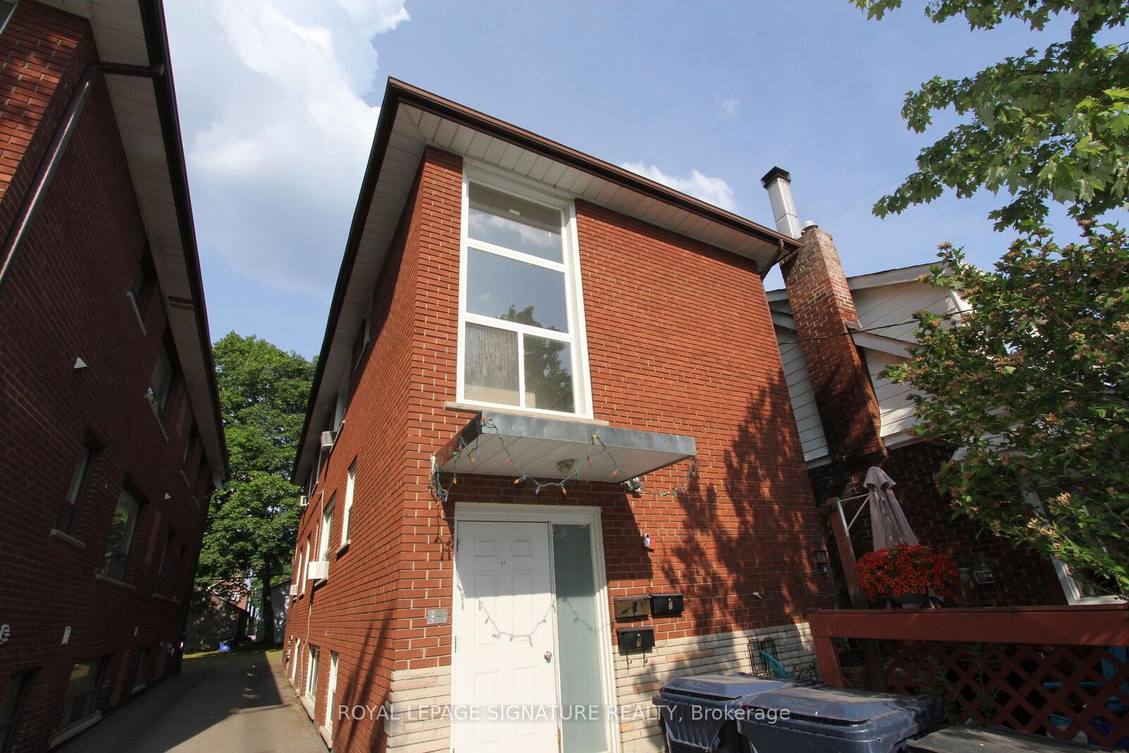 Property Photo:  31 Fifteenth Street 1  ON M8V 3J3 