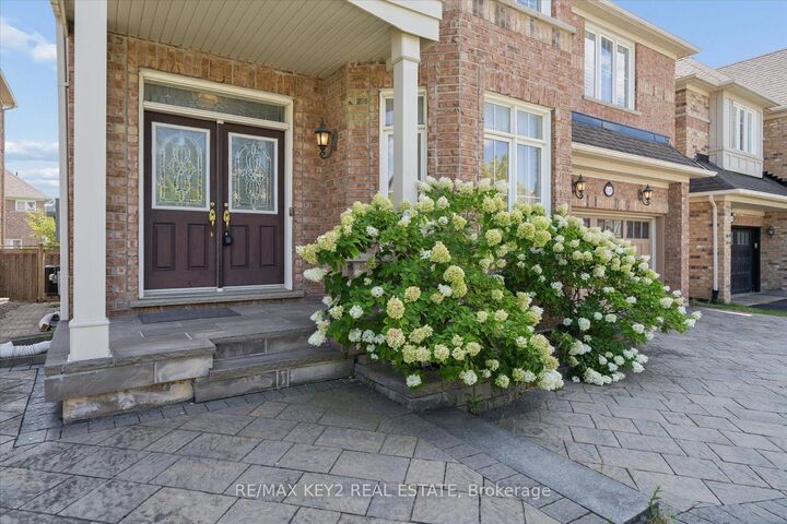 110 Walter Scott Crescent — photo 1