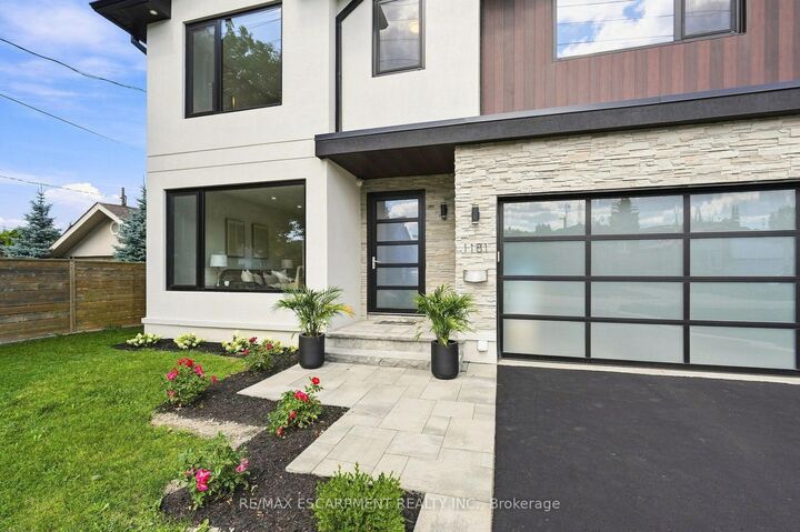 Property Photo: 1181 Ogden Avenue ON L5E 2G8