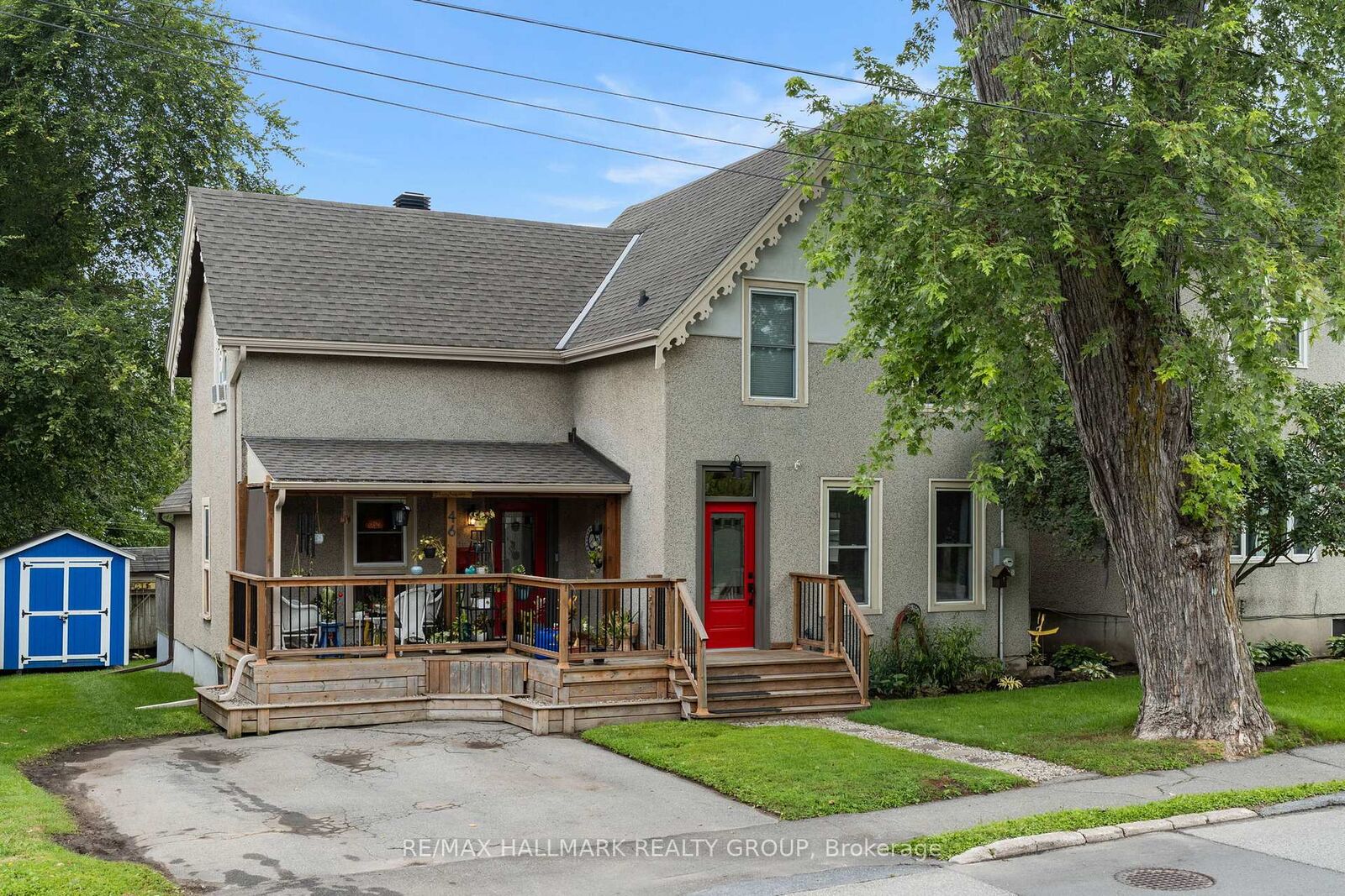 Property Photo: 46 North Augusta Road ON K6V 2X4