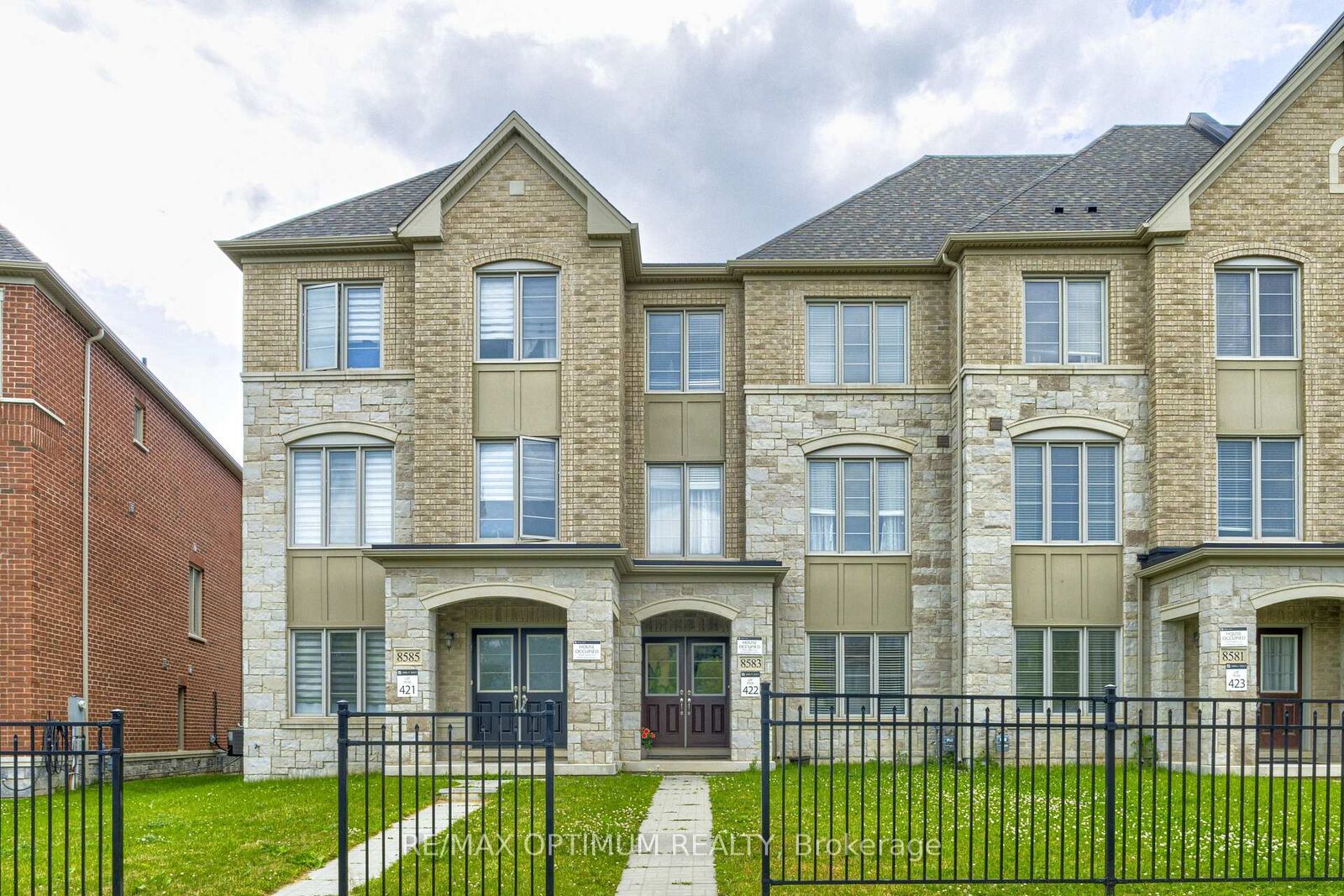 Property Photo: 8583 Financial Drive ON L6Y 6C4