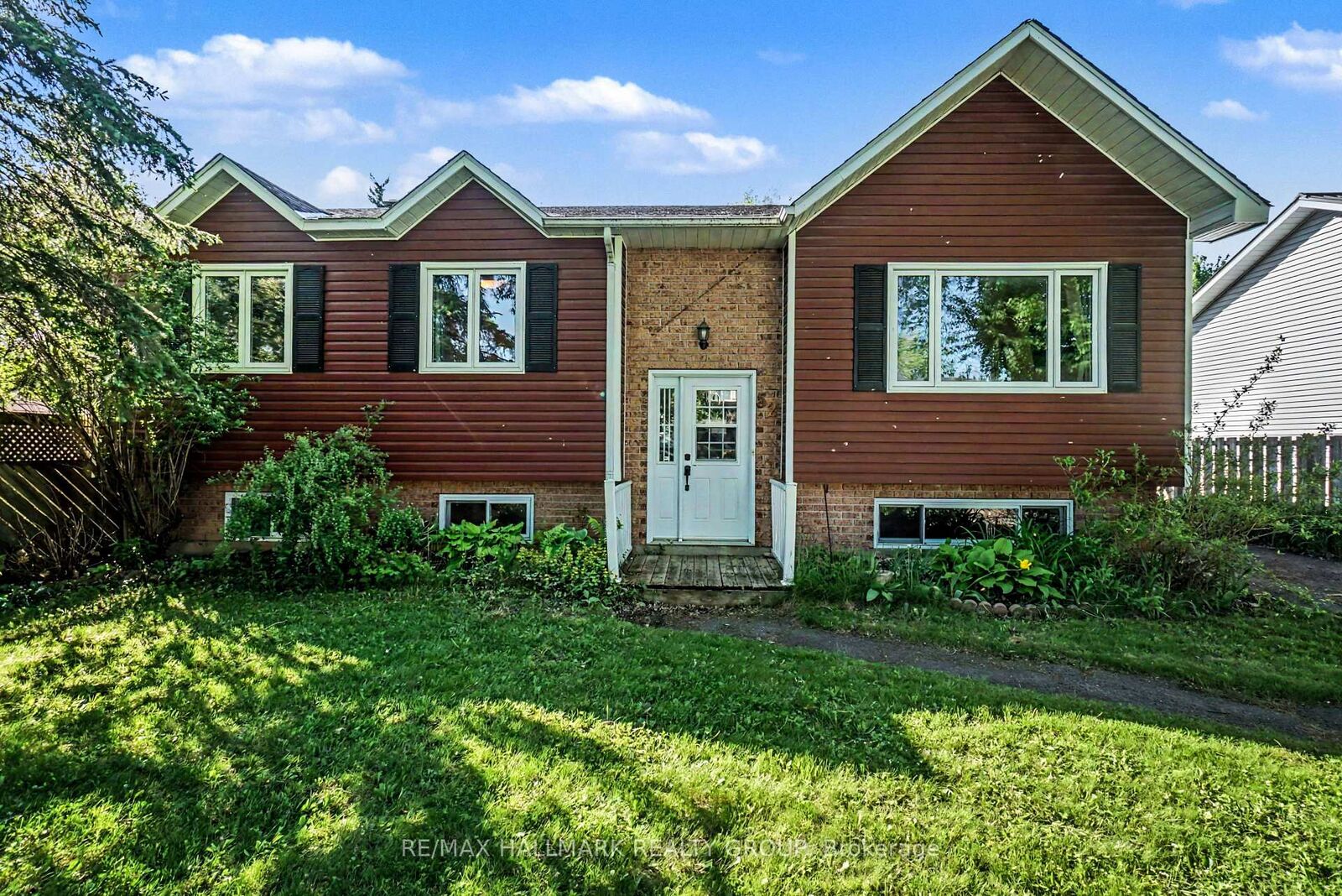 Property Photo:  52 Castlebeau Street  ON K0A 1W0 