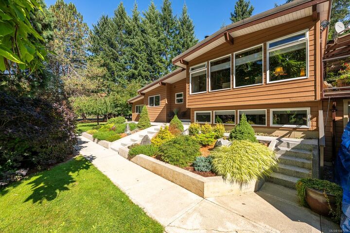 Property Photo: 3742 James Cres BC V9J 1E9