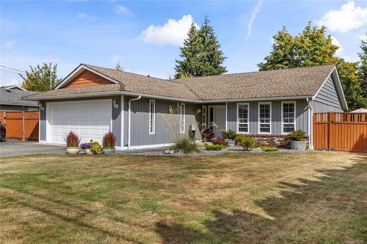 Property Photo:  1253 Ormonde Rd  BC V9P 1W4 