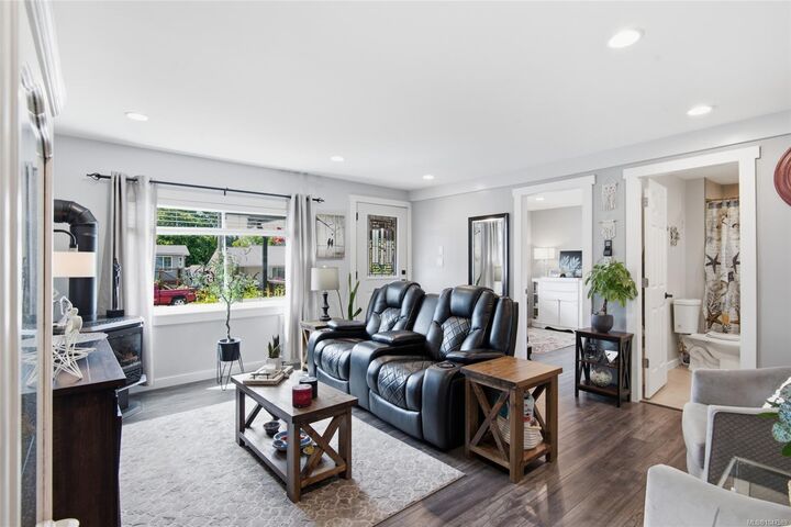 Property Photo: 4853 Gertrude St BC V9Y 6K6