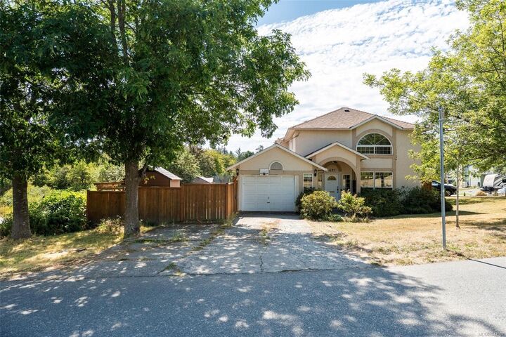 637 Jolly Pl — photo 1
