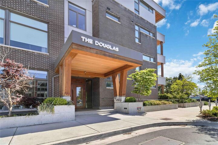 Property Photo: 501 Park Pl #601 BC V9A 0H3