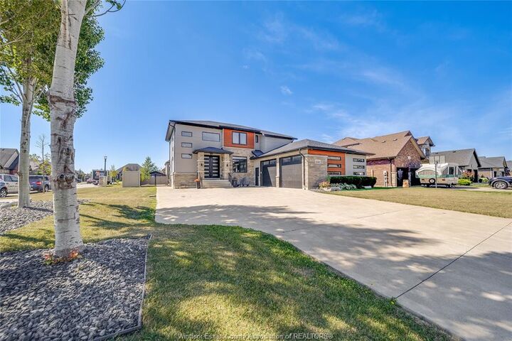 Property Photo: 1140 Regency Crescent ON N8L 0W6