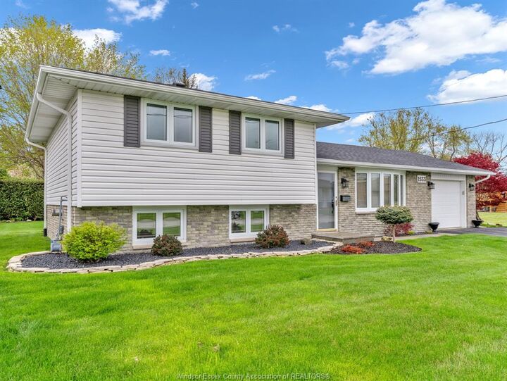 Property Photo: 1533 Peach Drive ON N0P 2G0