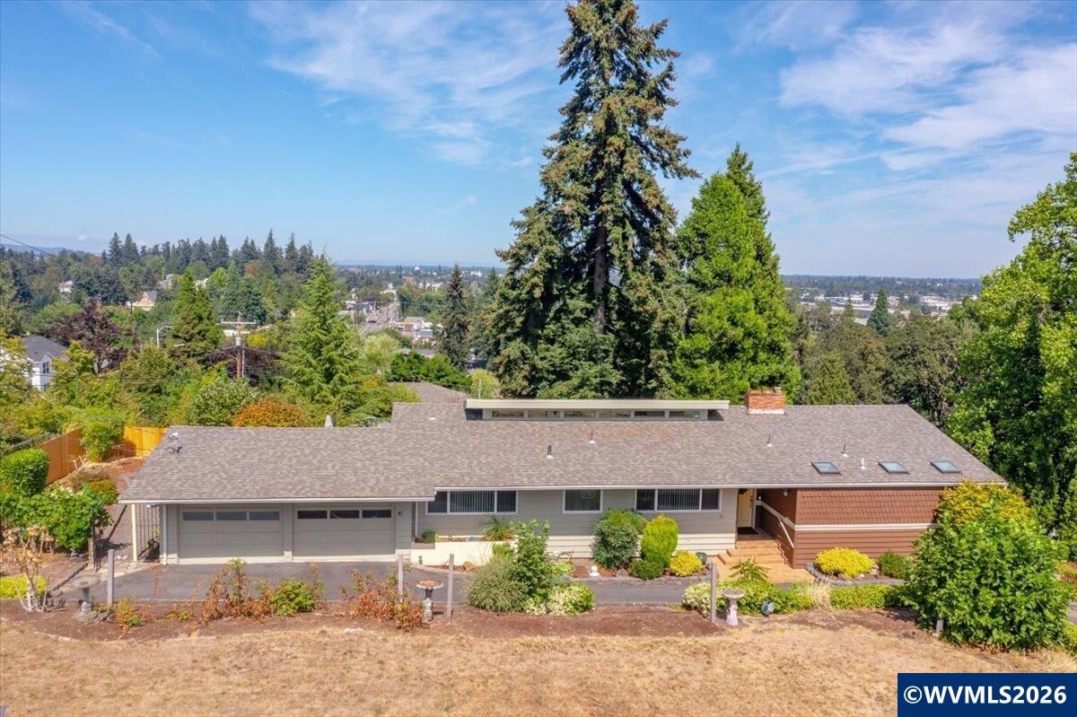 Property Photo: 1225 Hillendale Dr SE OR 97302