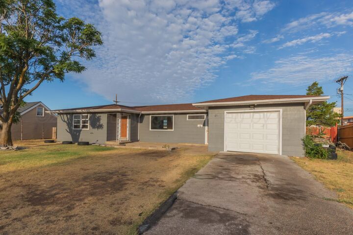 Property Photo: 1211 Hamilton Street TX 79065-4705