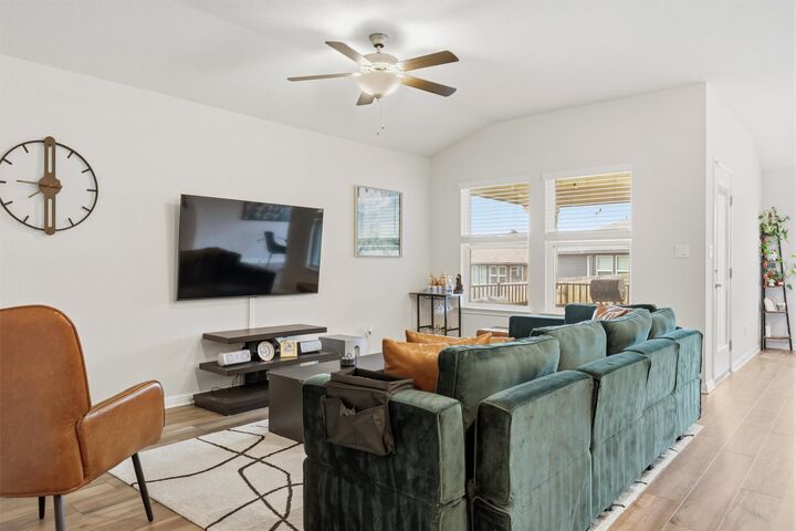 Property Photo:  162 El Capitan Loop  TX 78620 