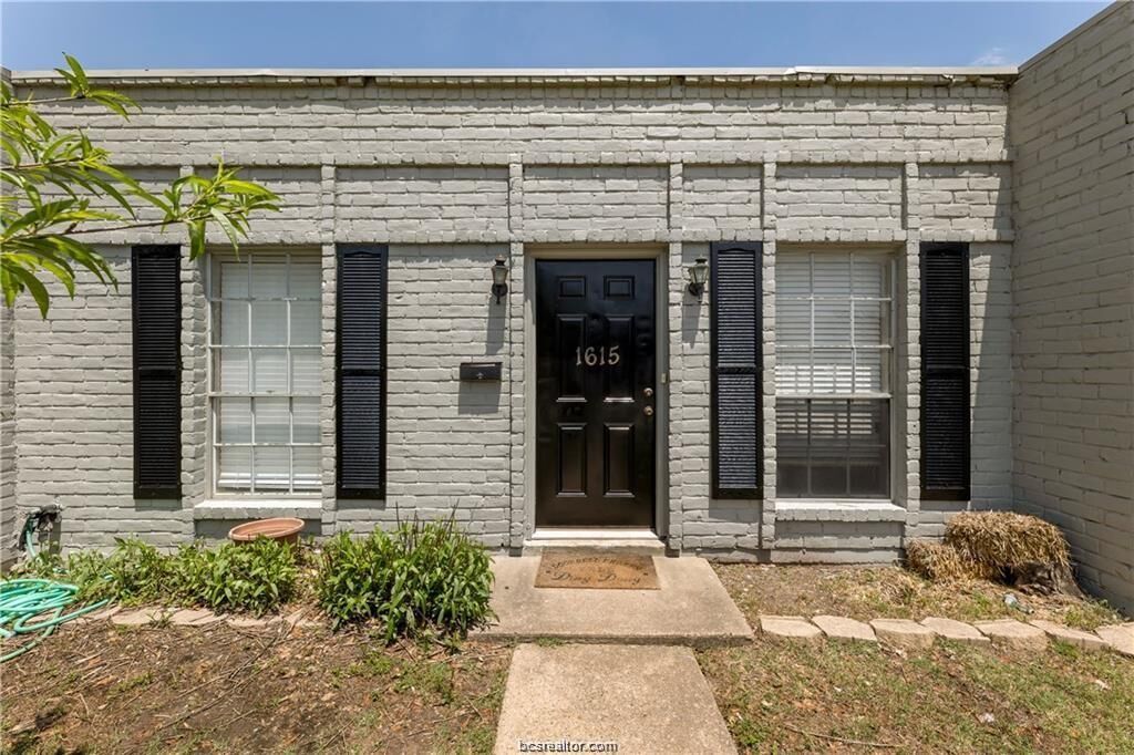 Property Photo:  1615 Welsh  TX 77840-4245 
