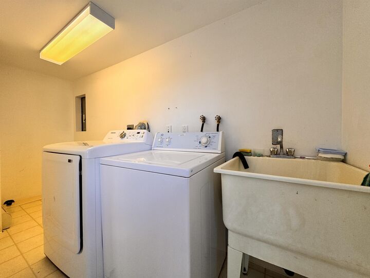Property Photo:  120 Springer Avenue Lower  BC V5B 3K3 