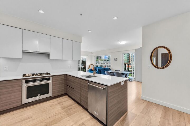 Property Photo:  4468 Dawson Street 501  BC V5C 0J9 