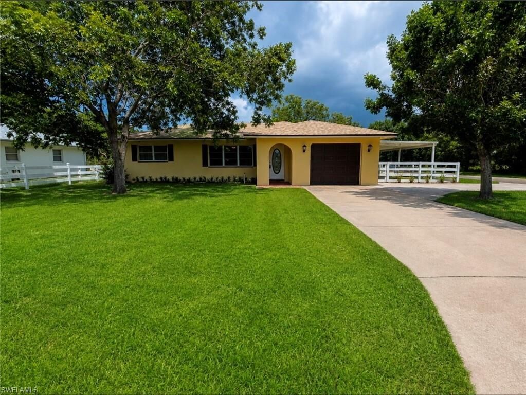 Property Photo: 1798 Marilyn Dr FL 33917