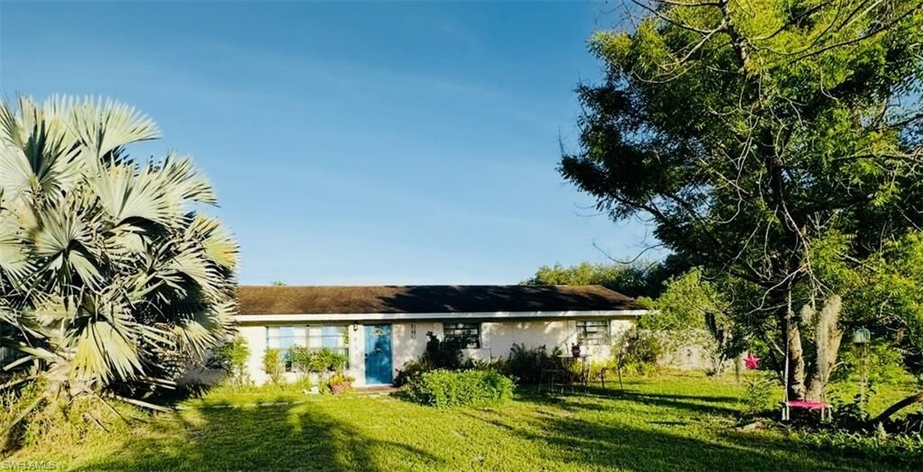 Property Photo:  455 Trader Rd  FL 33935 