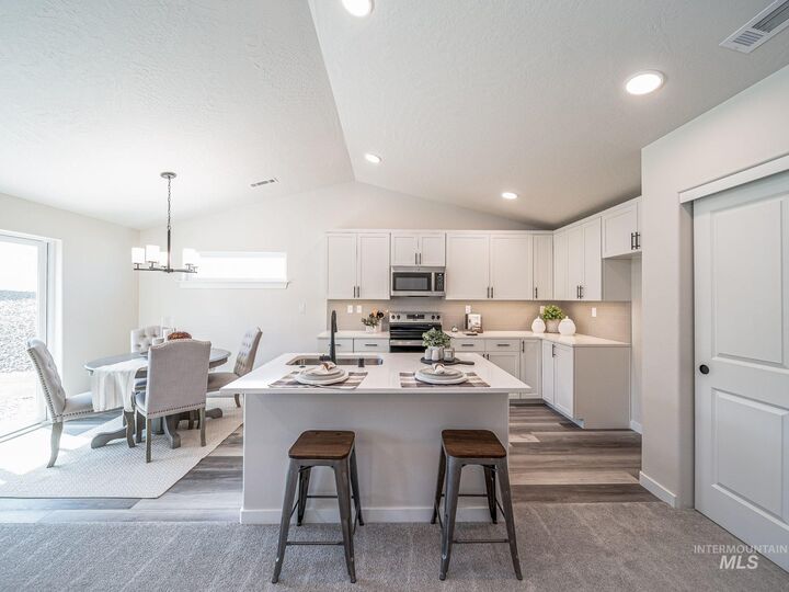Property Photo: 3726 E Fitz Roy St. ID 83634