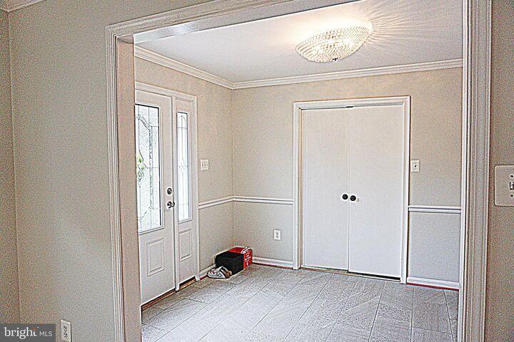 Property Photo:  6770 Surreywood Lane  MD 20817 